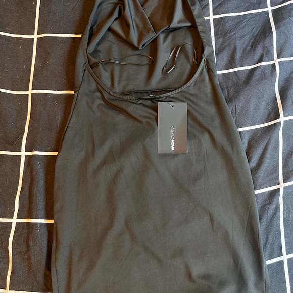 BRAND NEW WITH TAGS FASHION NOVA OPEN BACK HALTER DRESS WITH THIGH SLITS - Picture 2 of 2